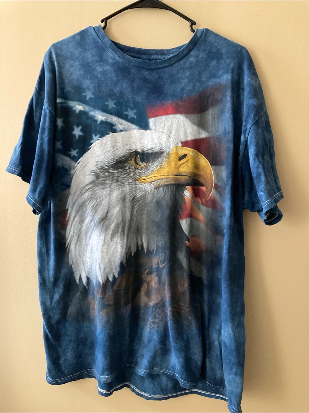 2015 Liquid Blue Men's Bald Eagle Graphic Short Sleeve Tee Blue Tie Dye